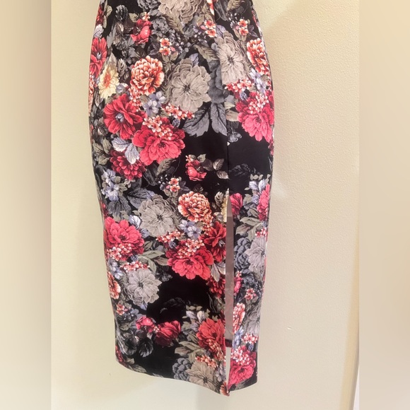 Floral midi dress with slit, off the shoulder, size small - Picture 2 of 3